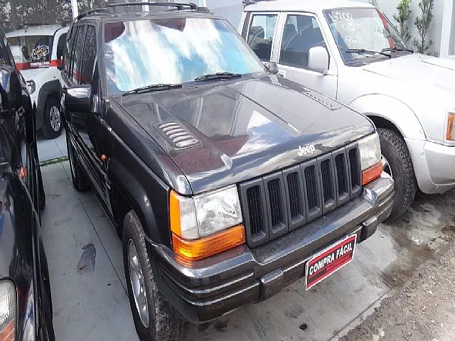 Jeep Grand Cherokee 5.9 Limited Lx 5p