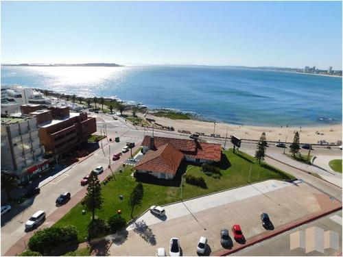 Imagen 30 de 30 de Con Exclusiva Vista De Primera Linea Al Mar.