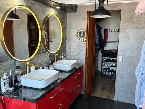 Amplio, Moderno, Estilo Y Comodidad