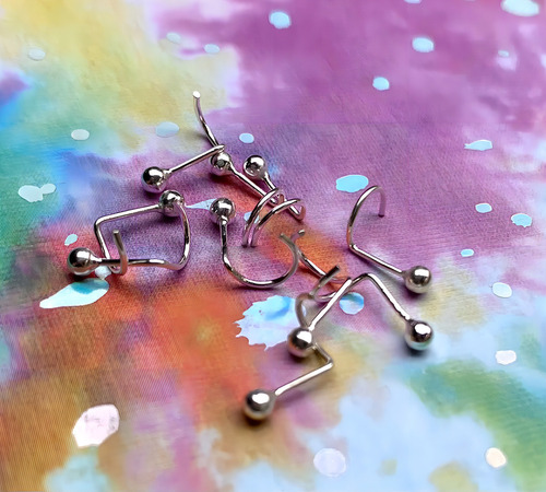 Piercing en punta para nariz, plata 925, bola o piedra de color plateado