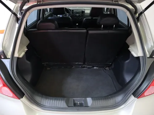 Nissan tiida hb 1.8 Premium