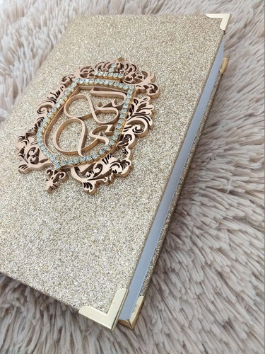 Imagem 2 de 10 de Bíblia Decorada Católica Glitter Dourado Brasão Bs