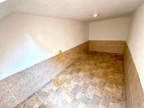 Imagem 15 de 16 de Casa Sobrado Padrão Com 4 Quartos - 84716-v