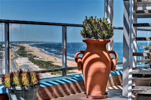 Penthouse En Playa Brava-ref:2397