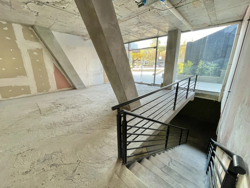 Local Comercial Con Vista/a Nivel De Alonso De Córdova