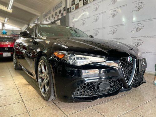 Alfa Romeo Giulia 2.0 Ti At