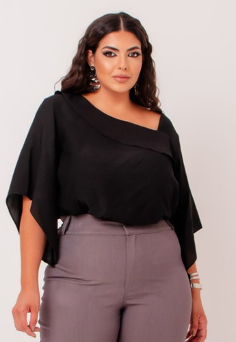 Blusa Plus Size Lisa Com Assimetria