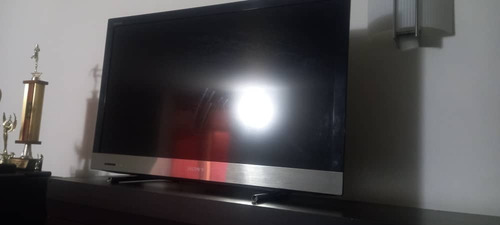 Imagen 3 de 6 de Televisor Tv Led Sony Bravia 32 Kdl-32 Hdmi Usado Remate