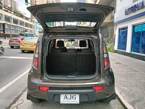 Kia Soul SOUL LX MT