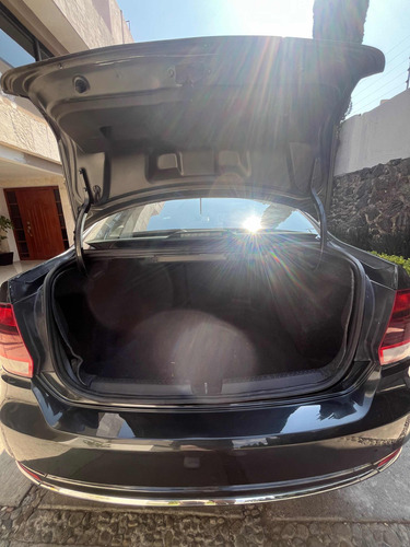 Volkswagen Vento 1.6 Confortline At