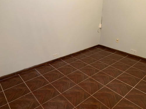 Alquiler Apto,1 Dorm. Cocina ,baño ,azotea$ 10900 ,091295124