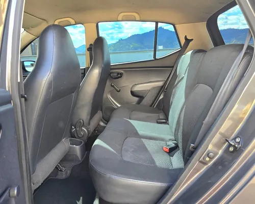Hyundai i10 1.1 AT