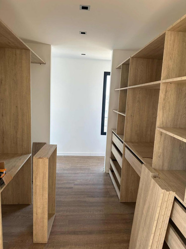 Casa En Venta - 5 Dormitorios 4 Baños - 805mts2 - Escobar