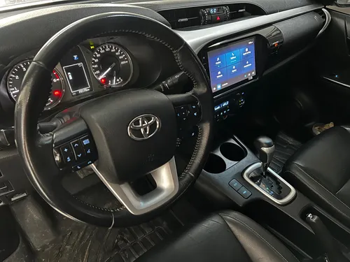 Toyota Hilux 2.4 Diésel Automática
