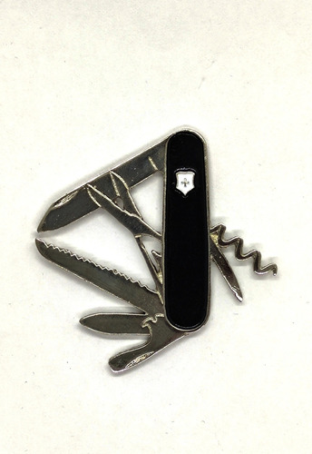 Pin Botón Navaja Victorinox Color Negro