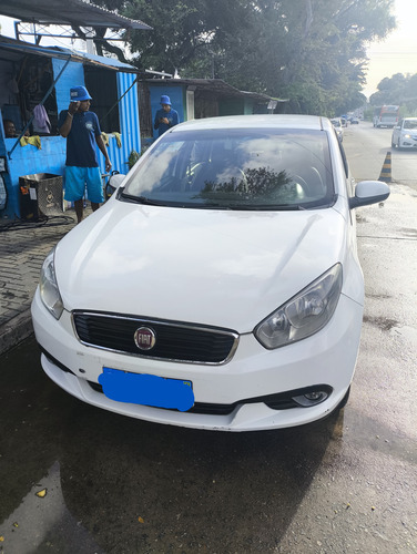 Fiat Grand Siena 1.6 16v Essence Flex 4p