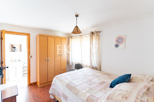 Casa Con Quincho Y Cabaña En Mantagua, 2.528m² De Terreno