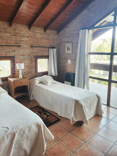 Casa En Cariló Para 10 Pers. A 150 M Mar Con Cerco Y Pileta