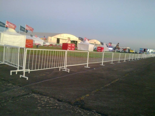 Alquiler De Vallas De Seguridad Y Contencion Con Pata Fija