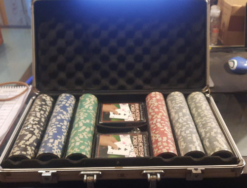 Maletín De Poker. 300 Fichas. 