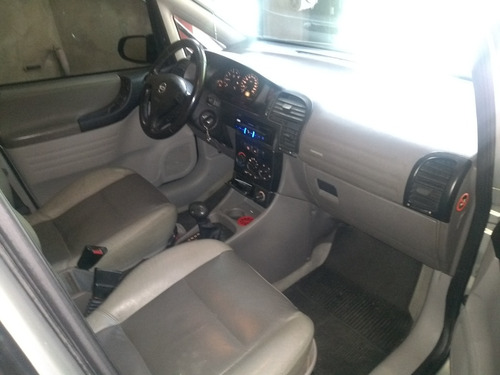 Imagem 2 de 10 de Zafira Cd 8 V Automático 7 Lugares