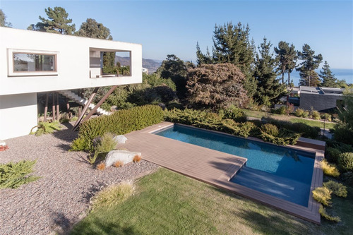 Moderna Casa En Condominio Cantagua Con Vista Al Mar