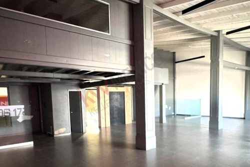 Local Comercial En Renta De 720 M2 Sobre Bernardo Quintana, Querétaro