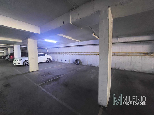 Dos Estacionamientos En Conjunto, La Dehesa