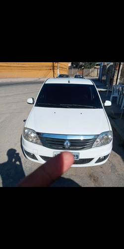 Imagem 3 de 5 de Renault Logan 2013 1.0 16v Expression Hi-flex 4p
