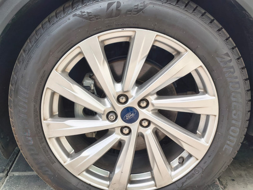 Ford Escape titanium hev