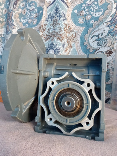 Reductor De Velocidad Para Motor Nmrv040 10 A 1 Seminuevo (Usado)
