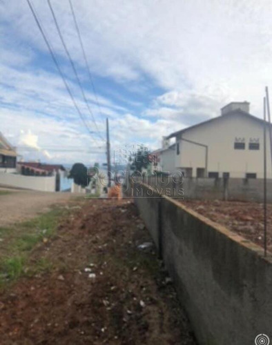 Terreno A Venda No Bairro Jardim Itaguacu Em Florianopolis - V-80934