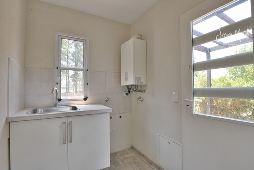 Casa Interno #200-300 - Pilar Del Este - San Eduardo - 447m2 #id 8275