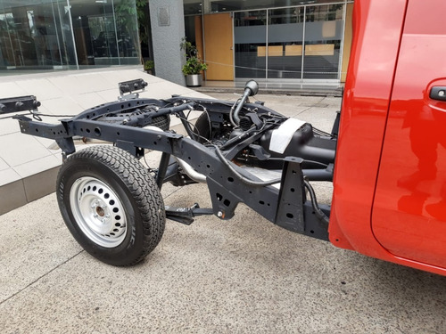 Imagen 6 de 14 de Np300 Chasis Cabina Diesel T/m 2021