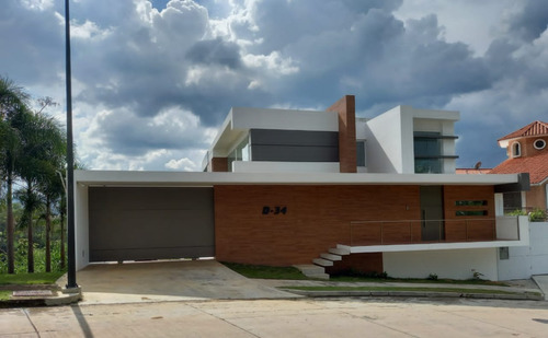 Irojas Vende Casa En Terrazas Del Country, Valencia - Mac-327