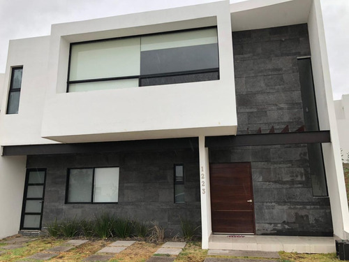 Se Vende Preciosa Casa En La Condesa Juriquilla, 4ta Recamar