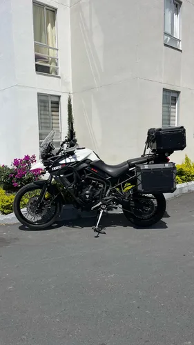 Triumph Tiger 800 Xcx