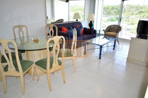 Apartamento Con Excelentes Servicios-ref:1581