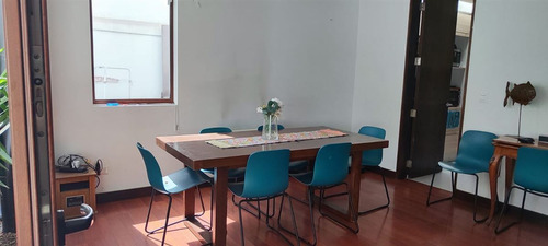 Casa En Venta De 4 Dorm. En Las Condes Apumanque J80