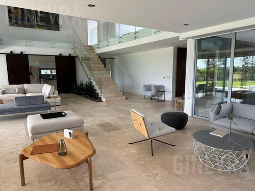 Casa En Venta A Estrenar En Nordelta, El Golf