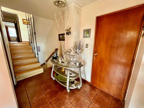 Amplia Casa De 8d+6b+3e+piscina (68712)