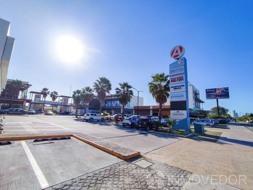Local Comercial · Plaza Oasis · Bonampak · Puerto Cancún · Junto A Café Nader
