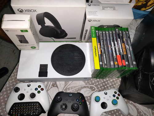 Teclado Microsoft Xbox One Series X Chatpad Negro Control (Reacondicionado)