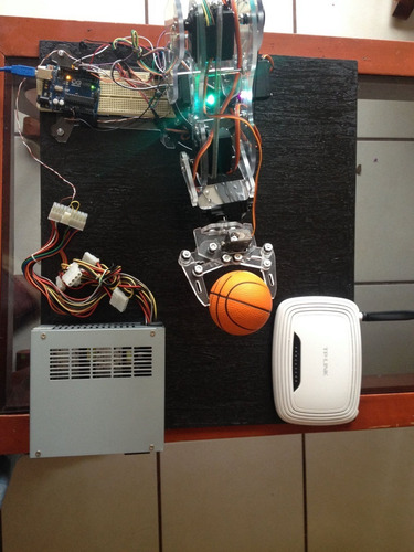 Kit Brazo Robótico Con 7 Servos Mg995 Acrilico + Arduino (Usado)