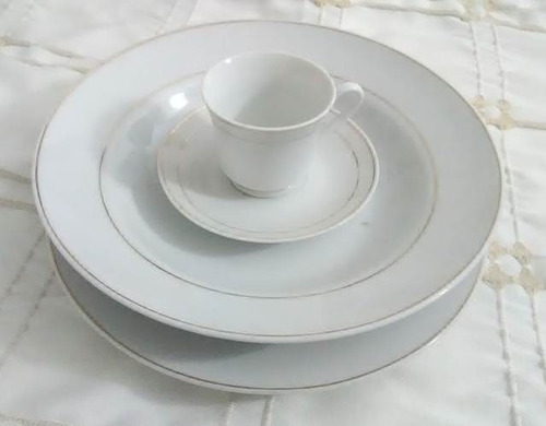 Imagen 1 de 2 de Vajilla De Porcelana De 24 Piezas 6 Puestos