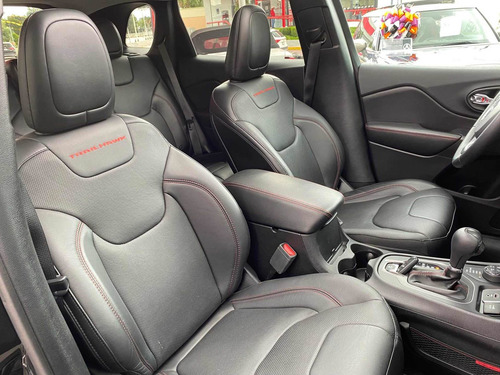 Imagen 8 de 15 de Jeep Cherokee 2019 3.3l Trailhawk At