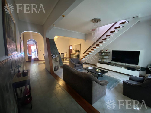 Imagen 3 de 23 de Venta Casa 6 Ambientes Con Cochera, Galería, Piscina Y Quincho En Villa Dominico (28060)