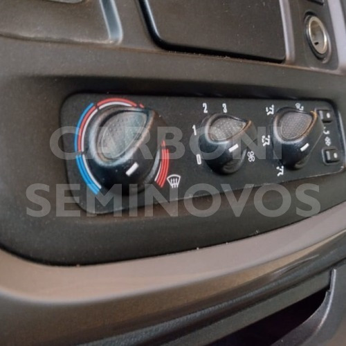 Imagem 8 de 11 de Iveco Hi Way 600s44 6x2, Ano 2018/2019