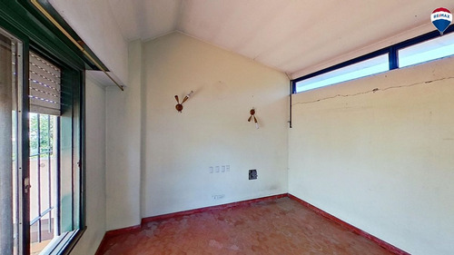 Venta Casa 5 Amb Cochera Patio Castelar Norte.