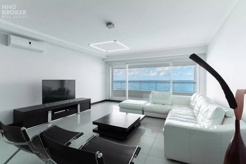 Apartamento En Alquiler Torrelobos, Punta Del Este, Playa Brava.
